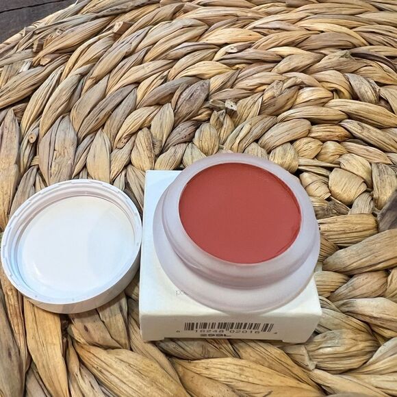 rms Lip2Cheek Creamy multitasker adds buildable, nourishing color lips & cheeks - Picture 11 of 14